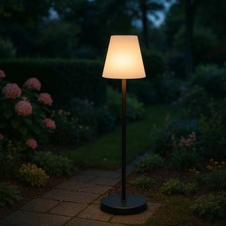 Alto buiten tafel ledlamp zwart 150cm van Mansion atmosphere, verlicht in een sfeervolle interieursetting