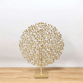 Boom ornament goud 58cm van Mansion atmosphere, toegepast in een sfeervolle interieursetting