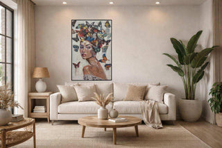 Canvas Schilderij Woman with Butterflies – Vrouw & Vlinders 80x120, toegepast in een sfeervolle interieursetting