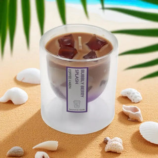 Geurkaars Bubble Berry splash klein van Mansion atmosphere, toegepast in een sfeervolle interieursetting