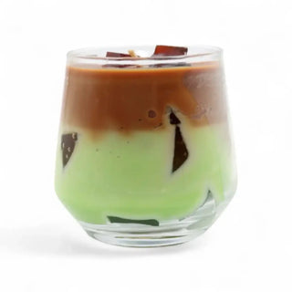 Geurkaars Coffee and Salted caramel groot van Mansion atmosphere, aan de achterzijde met afwerking zichtbaar