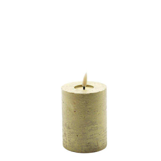 led kaars metallic goud 10x10cm van Mansion atmosphere, vrijstaand en duidelijk afgebeeld