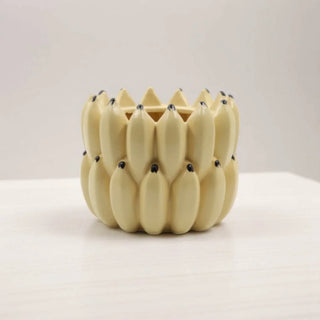 Pot Banana Pop geel 20cm van Mansion atmosphere, toegepast in een sfeervolle interieursetting