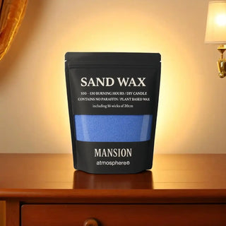 Sand Wax blauw van Mansion atmosphere, toegepast in een warme interieursetting