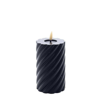 swirl led kaars rustic zwart 12,5x7,5cm van Mansion atmosphere, vrijstaand en duidelijk afgebeeld