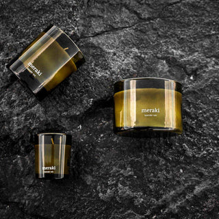 Geurkaars Oud Leaf medium - Het Adres