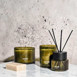 Geurkaars Oud Leaf medium - Het Adres