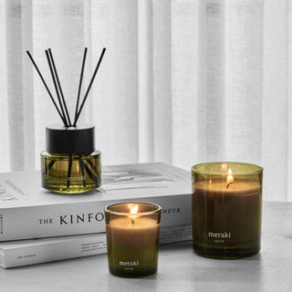 Geurkaars Oud Leaf medium - Het Adres