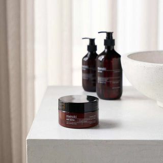Body butter Meadow bliss 200ml van Meraki, in een rustige badkamer- of interieursetting