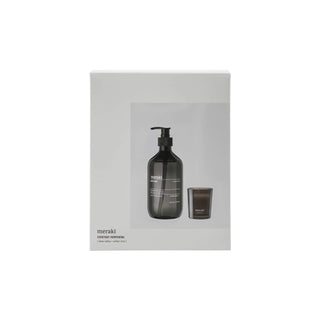 Cadeaubox Deep Valley handzeep + Amber Dust geurkaars van Meraki, schuin bekeken met vorm en afwerking zichtbaar