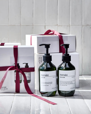 Geschenkdoos Simple hand care Anti-odour - set van 2 van Meraki, toegepast in een rustige badkameromgeving