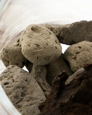 Geur diffuser lavasteen en driftwood zwart van Meraki, van dichtbij met materiaal en afwerking zichtbaar