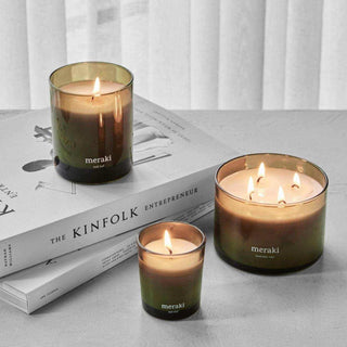 Geurkaarsen set Lavender Rain klein van Meraki, met stof en structuur van dichtbij zichtbaar