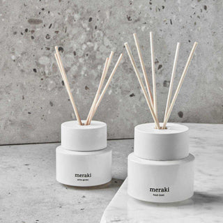Geurstokjes White Garden van Meraki, met verpakking en productdetails zichtbaar