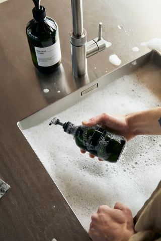 Handzeep Anti-odour 490ml van Meraki, met aandacht voor vorm, materiaal en afwerking