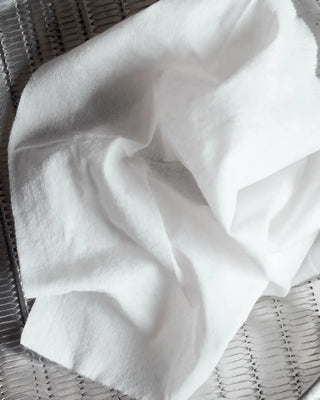 Makeup remover wipes Meraki Aloe Vera - 20 stuks van Meraki, toegepast in een sfeervolle interieursetting