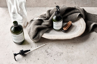 Navulling handzeep Linen dew 1 liter van Meraki, met verpakking en productdetails zichtbaar