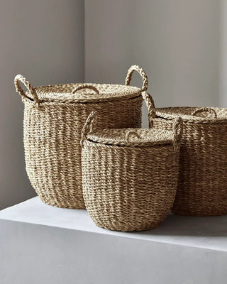Opslagmand Round Natuur 27cm van Meraki, toegepast in een sfeervolle interieursetting