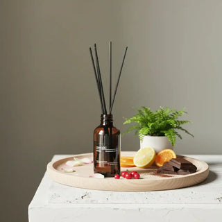 Reed Diffuser Scandinavian Garden – 120 ml van Meraki, toegepast in een rustige badkameromgeving