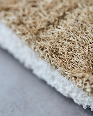 Schoonmaaksponzen Reseda houtpulp - 2 stuks van Meraki, in een gestileerde detailopstelling