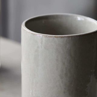 Tandenborstelhouder Datura grijs 12cm van Meraki, van dichtbij met etiket en productstructuur zichtbaar