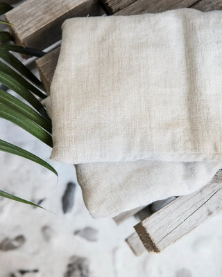 Therapie kussen Beige 64x15cm van Meraki, in een gestileerde detailopstelling