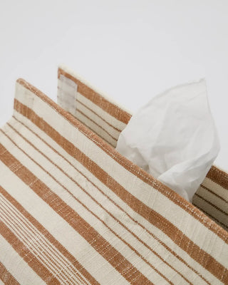 Tissuehouder Tissue Terracotta van Meraki, in een gestileerde detailopstelling