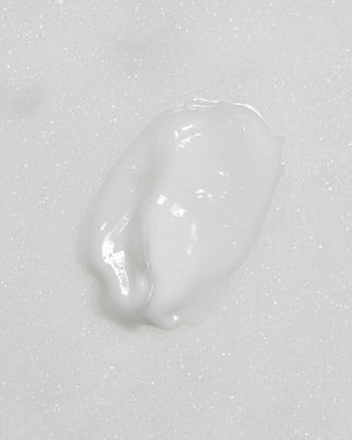 Vochtinbrengende conditioner Soft Allure - 490 ml van Meraki, in een gestileerde detailopstelling