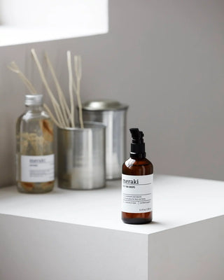 Zelfbruinende druppels Costume 100ml van Meraki, toegepast in een sfeervolle interieursetting