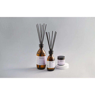 Tuberose geurstokjes 250ml van Mia Colonia, gecombineerd met bijpassende geuren uit de collectie