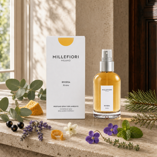 Riviera homespray met citrus, eucalyptus, zwarte bes, lavendel, viooltje, munt en den in een lichte Milanese woonsetting