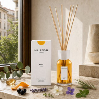 Milano Reed Diffuser Riviera met citrus, eucalyptus, cassis, lavendel, viooltje, munt en den in een Italiaans interieur
