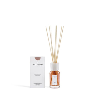 Milano Reed Diffuser 100 ml Rose Espresso van Millefiori, duidelijk als hoofdfoto afgebeeld