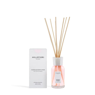 Milano Reed Diffuser 250 ml Magnolia Blossom & Wood van Millefiori, duidelijk als hoofdfoto afgebeeld