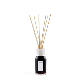 Milano Reed Diffuser 250 ml Nero van Millefiori, vanuit een aanvullend productaanzicht