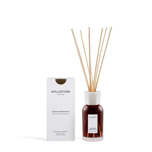 Milano Reed Diffuser 250 ml Sandalo Bergamotto van Millefiori, duidelijk als hoofdfoto afgebeeld