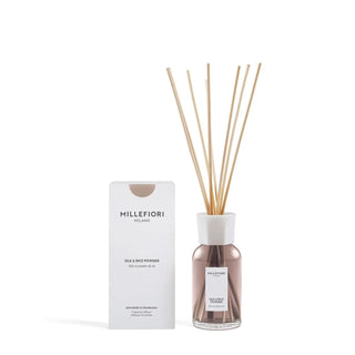 Milano Reed Diffuser 250 ml Silk & Rice Powder van Millefiori, duidelijk als hoofdfoto afgebeeld