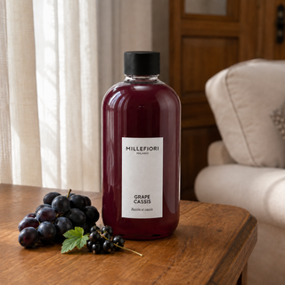 Milano Refill 250 ml Grape Cassis navulfles in een rustige woning met bijpassende geurnoten.