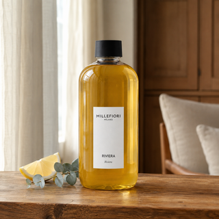 Milano Refill 250 ml Riviera navulfles in een rustige woning met bijpassende geurnoten.