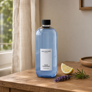 Milano Refill 500 ml Blue Posidonia van Millefiori in een Europees interieur met citroen, lavendel en rozemarijn.
