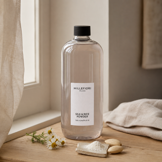 Milano Refill 500 ml Silk & Rice Powder van Millefiori in een Europees interieur met rijstpoeder, kamille en amandelen.