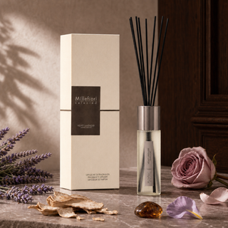 Selected geurstokjes Velvet Lavender 100ml van Millefiori, toegepast in een sfeervolle interieursetting