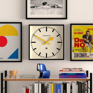 Number Five wall clock yellow 33cm - Het Adres