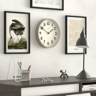 Wandklok Number four grijs 30cm van Newgate, geplaatst in een stijlvolle werk- of woonomgeving