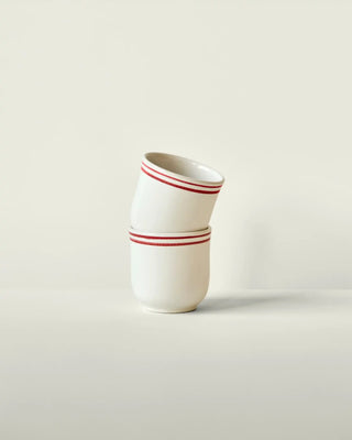 Bistro mok rood wit - set van 2 van Nicolas Vahe, toegepast in een sfeervolle interieursetting