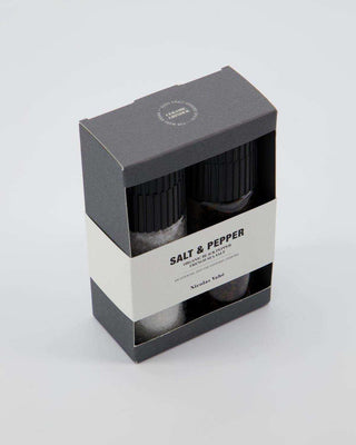 Cadeaubox Salt & Organic Pepper van Nicolas Vahe, met etiket en verpakking duidelijk zichtbaar