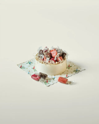 Caramels Christmas mix – 150 g van Nicolas Vahe, in een culinaire setting met bijpassende ingrediënten