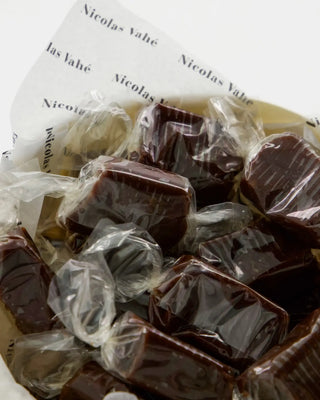 Chocoladetoffee met cacaosmaak 150g van Nicolas Vahe, tijdens het bereiden of serveren van gerechten