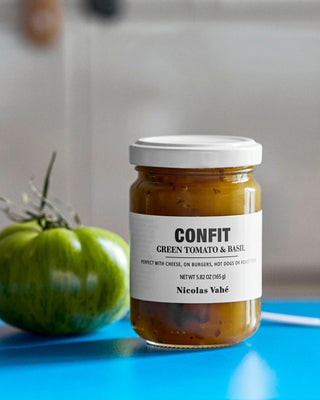 Confit Groene Tomaat & Basilicum – 165 g van Nicolas Vahe, in een culinaire setting met bijpassende ingrediënten