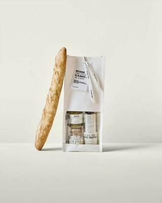 Gift bag Because Truffle Is Always in Season van Nicolas Vahe, in een culinaire setting met bijpassende ingrediënten